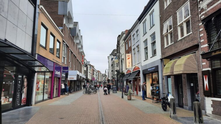 Gekeken wordt ook naar het splitsen of woningen of aanpassen van gebouwen in de binnenstad en buiten het centrum. (Archieffoto Peter Donk / Gorinchem24)